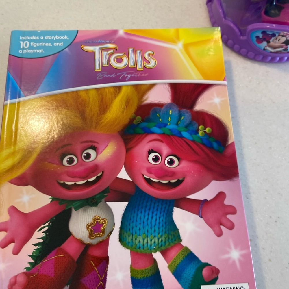 Trolls Book and Figurine Playset - Pink and Blue